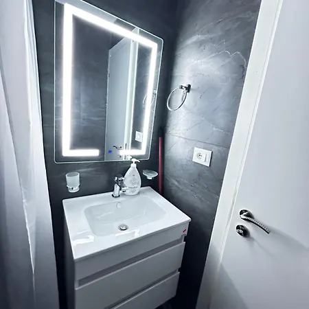 Delux Apartment Tirana